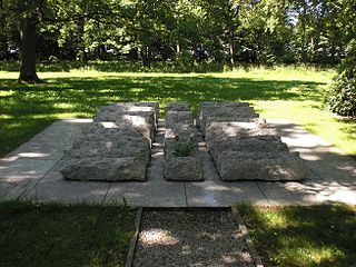 <i>Warsaw Uprising Memorial</i> (Hamburg)