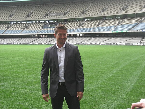 Kewell being unveiled as Melbourne Victory's new signing in 2011