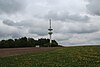 Blick von Südwesten zum Sendeturm auf dem Heidküppel