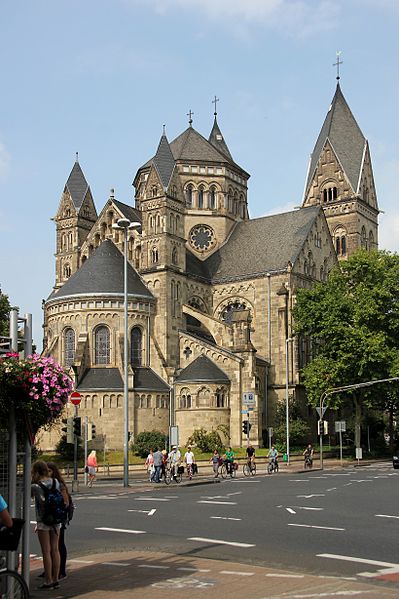 File:Herz-Jesu-Kirche, Koblenz (Südostseite).JPG