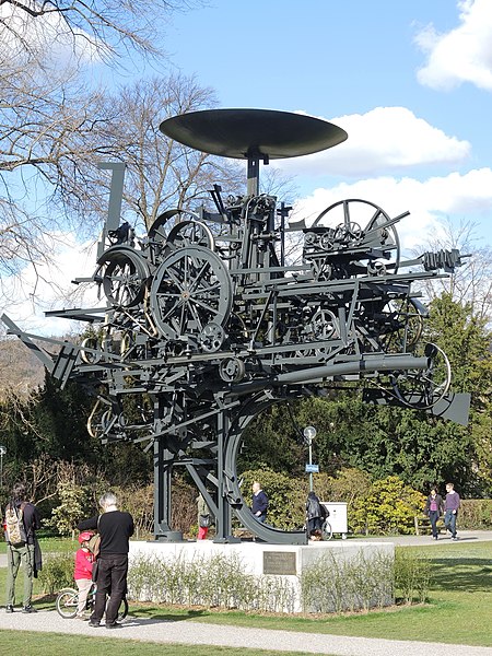 File:Heureka (Jean Tinguely) - Zürichhorn 2013-04-13 16-21-43 (P7700).JPG