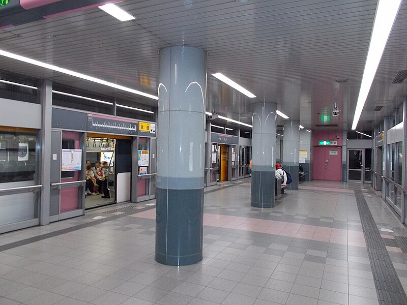 File:Hondōri Station20220704-03.jpg