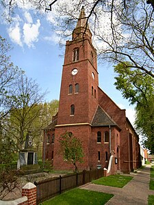 Kerk en oorlogsmonument van Horstdorf