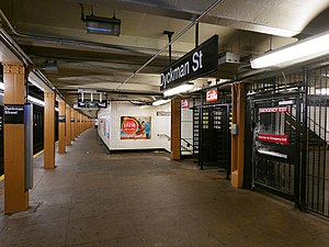 IND Dyckman Caddesi Northbound Exit.jpg