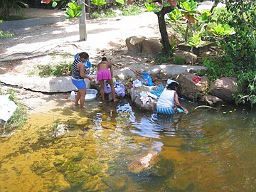 Lavagem de roupas no rio Imbassaí