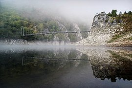 Висећи мост на Сјеничком језеру