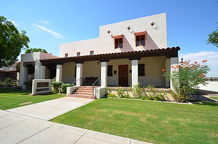 La J. T. Whitney Funeral Home, à Phoenix, en Arizona.