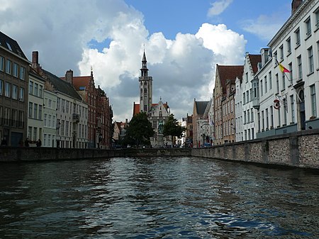 Jan van Eyckplein view from canal