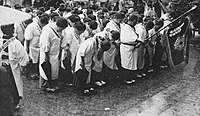 1938年10月撮影、靖国神社臨時大祭で参拝する会員