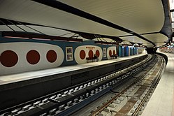 Joliot-Curie Metrostation.jpg