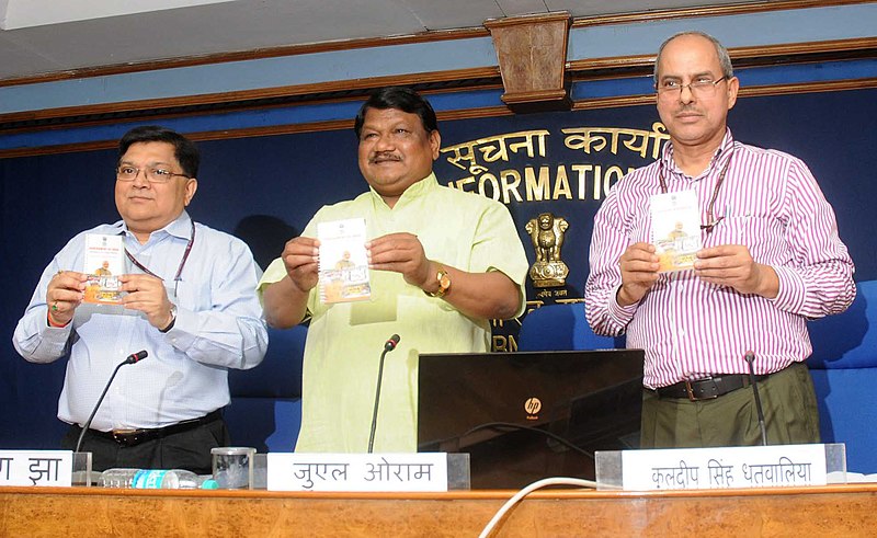 File:Jual Oram launching the e-book of the Ministry, in New Delhi on June 05, 2015. The Secretary, Ministry of Tribal Affairs, Shri Arun Jha and the Additional Director General, PIB, Shri K.S. Dhatwalia are also seen.jpg