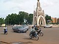 Thumbnail for File:July 2004, roundabout in Bamako 3.jpg