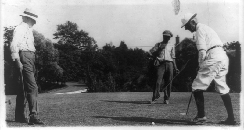 File:Justices of the Supreme Court at work and play, Associate Justice Joseph McKenna (left) on the links with former Justice Pitney LCCN89708772.jpg