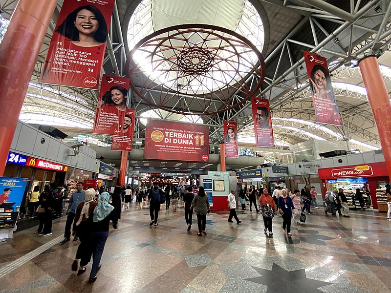 File:KL Sentral station councorse2.jpg