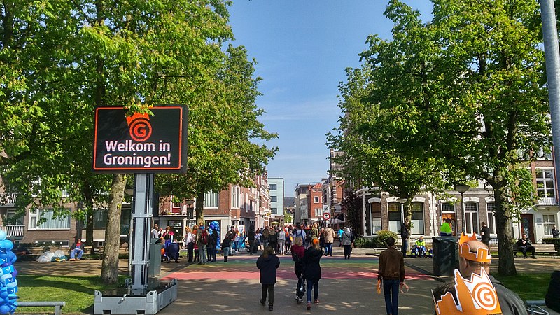 File:King's Day celebrations in the city of Groningen (2018) 37.jpg