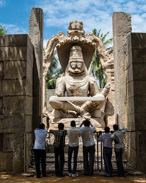 File:Lakshminarasimha Statue.jpg