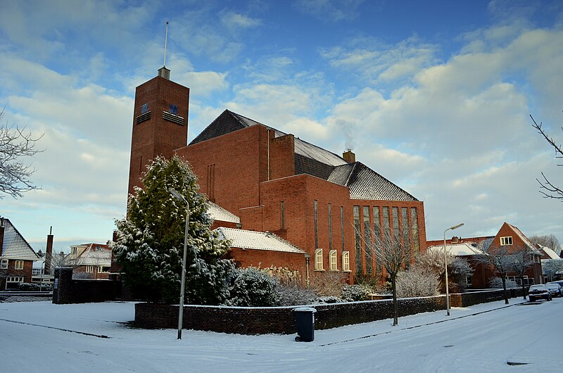 File:Leeuwarden Pelikaankerk.jpg