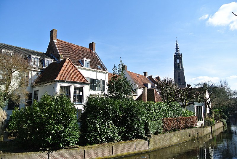 File:Lieve Vrouwekerkhof, 3811 Amersfoort, Netherlands - panoramio (12).jpg