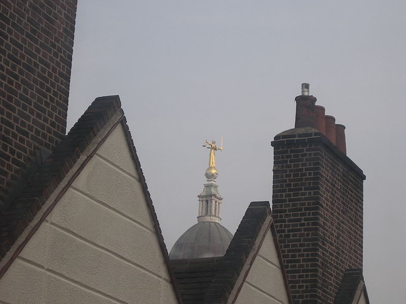 File:London Old Bailey Statue of Justice seen from back with roofs in foreground imgp3581.jpg