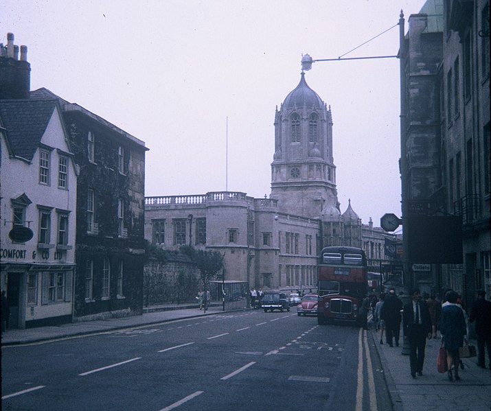 File:Looking down St Aldate's, Oxford - geograph.org.uk - 2951446.jpg