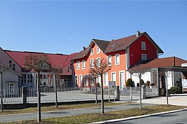 Gemeentehuis en school