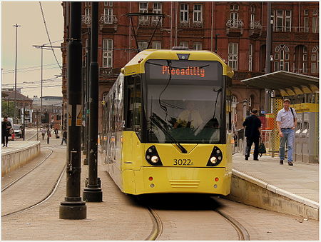 Fail:Metrolink_tram_at_Lower_Moseley_Street..jpg