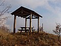 Monte Baron: la tettoia sulla cima