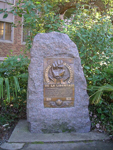 File:Monument to the International Volunteers (University of Washington campus).jpg