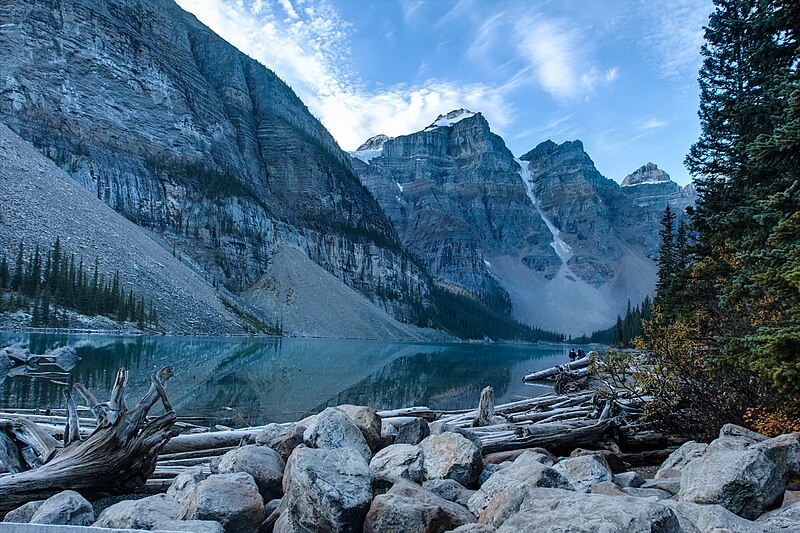 File:Moraine lake, Banff, Alberta, Canada.jpg