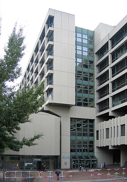 File:Muenchen-Strafjustizzentrum1-Bubo.JPG