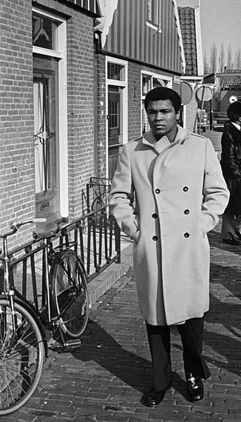File:Muhammad Ali passes bicycle in Volendam.jpg