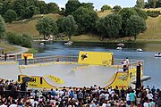 Deutsch: BMX-Fahrer beim Munich Mash 2023 auf der BMX-Bühne beim Theatron im Olympia Park