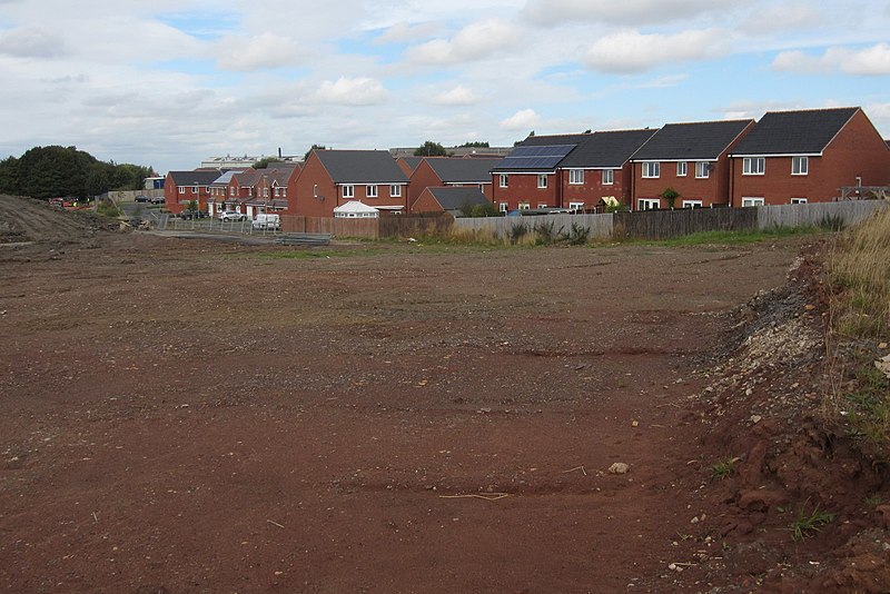 File:New houses on Davenport Way - geograph.org.uk - 4145222.jpg