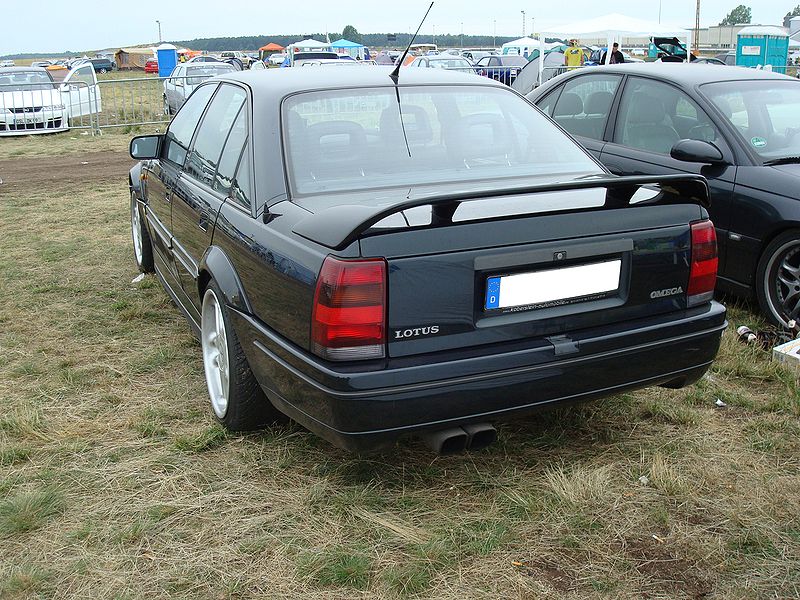 File:Opel Lotus Omega rear DSC00825.jpg