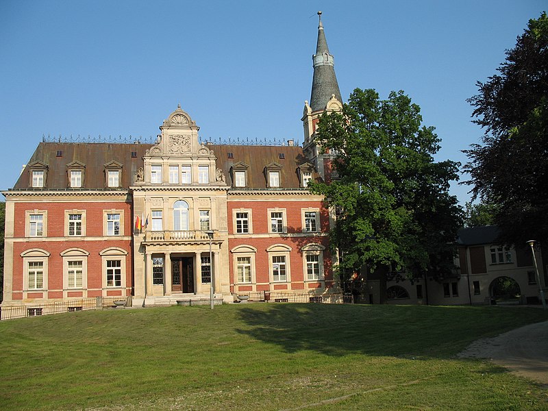 File:Pałac w Pawłowicach koło Wrocławia - panoramio.jpg