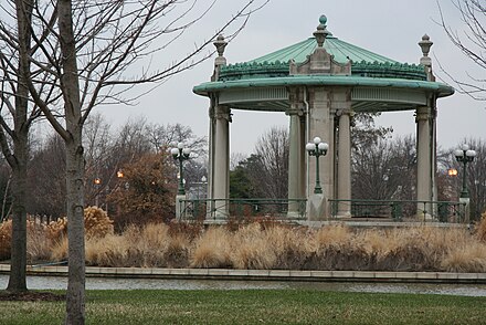 St park. Лесной парк Миссури. Парки сент Луиса. Лесопарки сент Луис. Парк Мизури скульптуры.