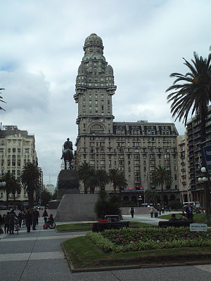 montevideo palacio artigas monumento