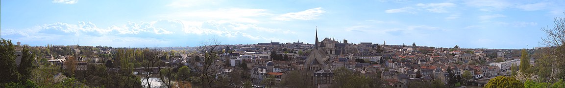 Panorama de Poitiers, vu du Rocher de Coligny (quartier des Dunes).