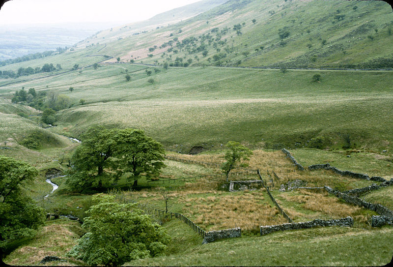 File:Pen y Fan hike (3720929929).jpg