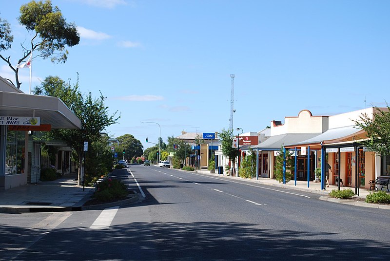 File:Penola SA town centre.jpg