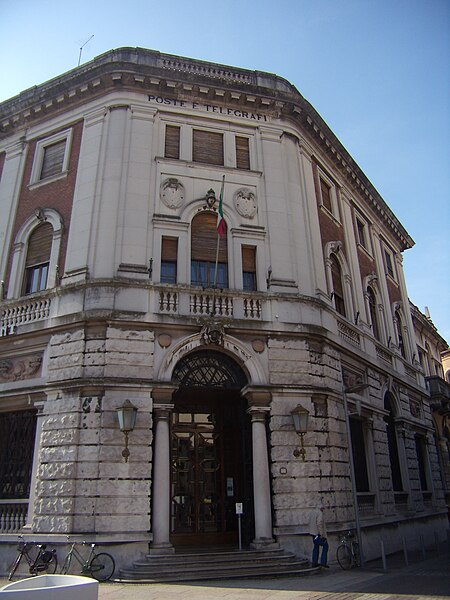 File:Poste Centrali - Rovigo - architetto Roberto Narducci.JPG