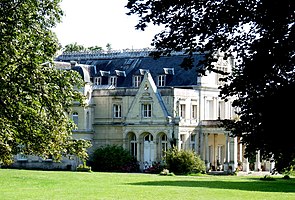 Pressagny-l'Orgueilleux - Château de la Madeleine.JPG