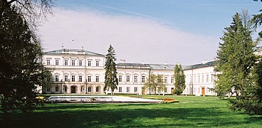 Puławy — Palácio Czartoryski visto do pátio na parte central do palácio