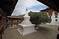 Punakha-Dzong-96-Choerten-2015-gje.jpg