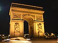 English: The Arch of Triumph, place Charles de Gaulle, Paris. Français : L'Arc de Triomphe, place Charles de Gaulle, Paris. Italiano: L'Arco di Trionfo, piazza Charles de Gaulle, Parigi.