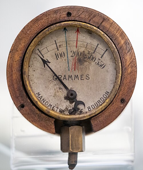 Fuel pressure gauge from an aircraft flown by Lufbery, on display at the Steven F. Udvar-Hazy Center.