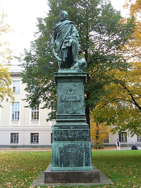 Tập_tin:Rauch_-_Blücher_statue,_Berlin_front.JPG