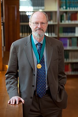 Robert H. Grubbs HD2010 AIC Gold Medal 2.JPG
