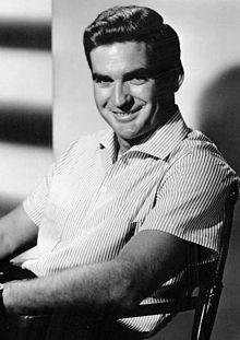 Rod Taylor - 1967.jpg