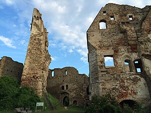 Ruiny Schaunberg - twierdza i sala